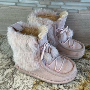 Girls bear paw fur boots